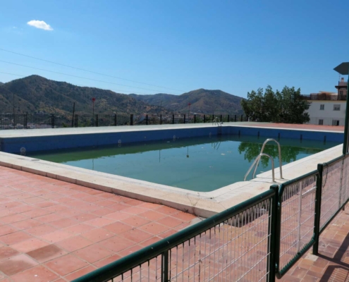 Los ayuntamientos no pueden fijar diferentes tarifas por el uso de las instalaciones municipales en función del empadronamiento de los usuarios