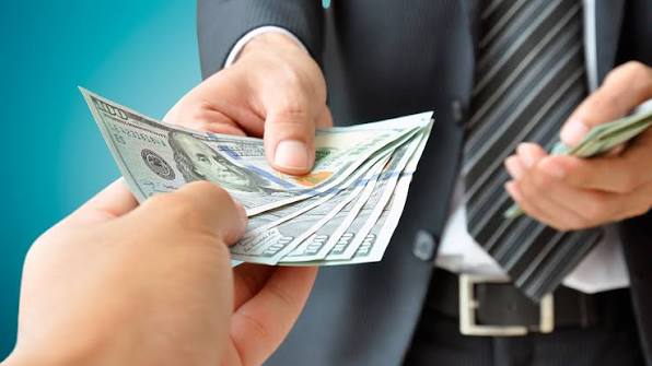 Trabajadora compara incentivos antes y durante baja médica